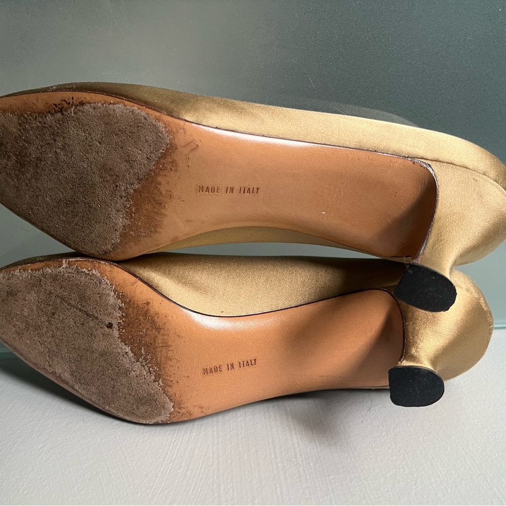 Salvatore Ferragamo Gold Heels with Intricate Design - Picture 5 of 12